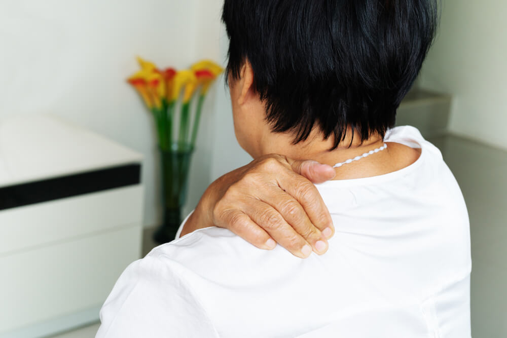 caring for shoulder pain