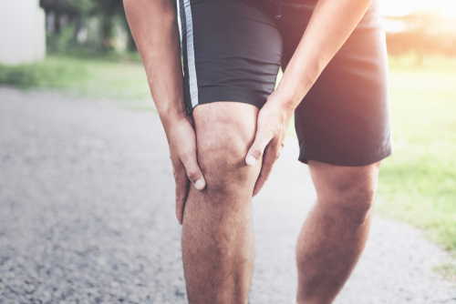 Does your knee feel tight and stiff? 4 possible causes shutterstock 1110975830 1 does your knee feel tight and stiff?