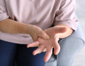 what is the best treatment for arthritis in the hands?