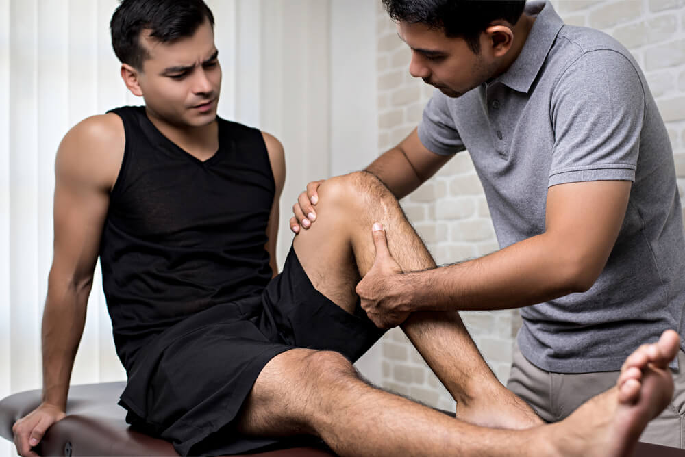 8 reasons why you might experience knee buckling shutterstock 728175802 8 reasons why you might experience knee buckling