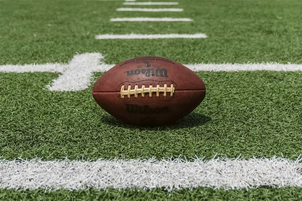 NFL Receivers benefit from Pilates nfl receiver pilates football on field