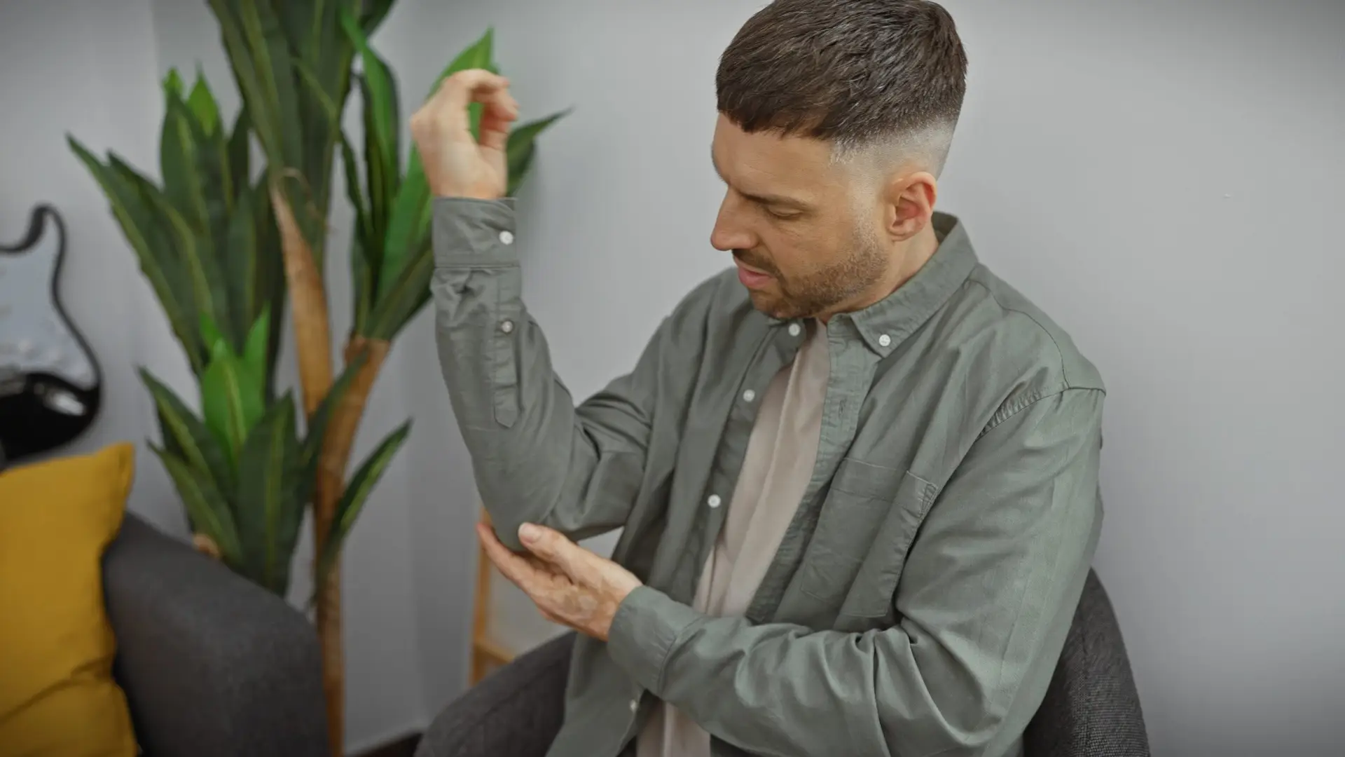Why Does My Inner Elbow Hurt When Extending My Arm?